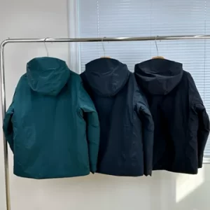 加厚羽绒服怎么选:填充、重量和室内穿着的平衡