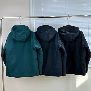 加厚羽绒服怎么选:填充、重量和室内穿着的平衡 加厚羽绒服 羽绒服